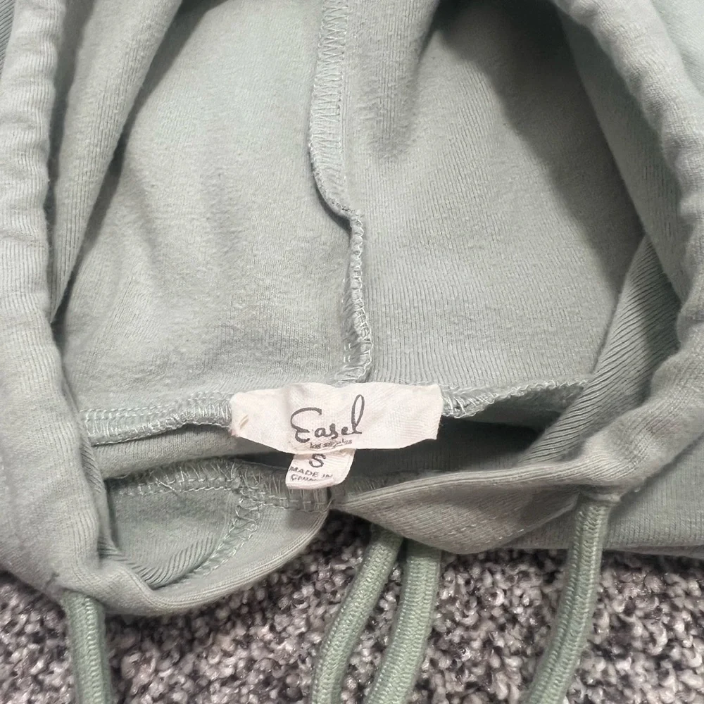 Women’s Sz SMALL Easel Smiley Happy Hooded Sweatshirt